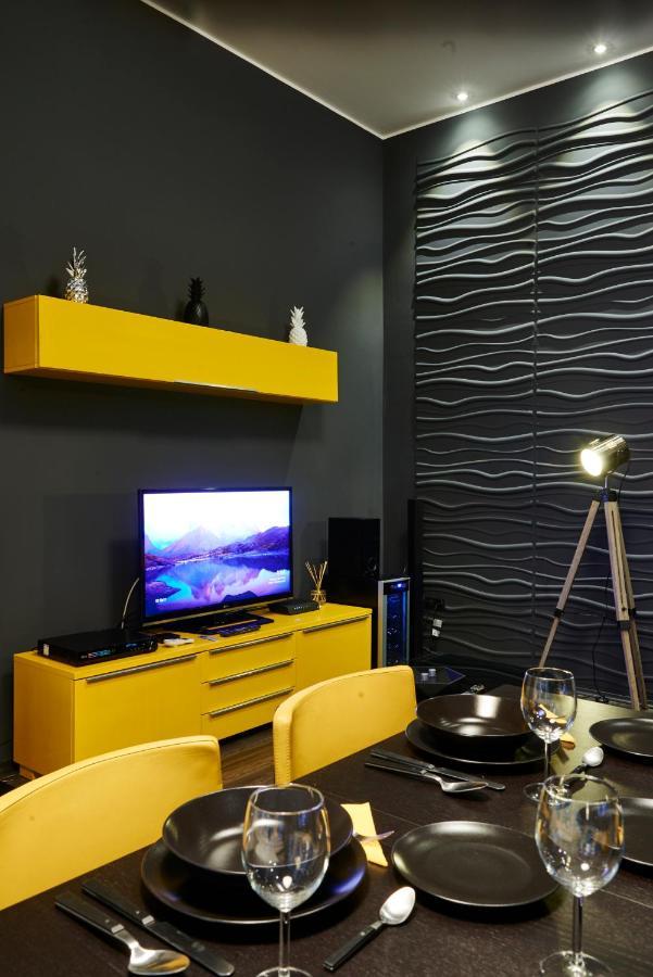 Central Location Yellow-Black Apartment Budapeşte Dış mekan fotoğraf